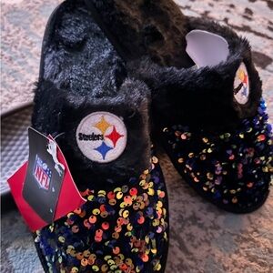 New NFL Black Sequin Pittsburgh Steelers Women’s XL Slippers with Textured Sole